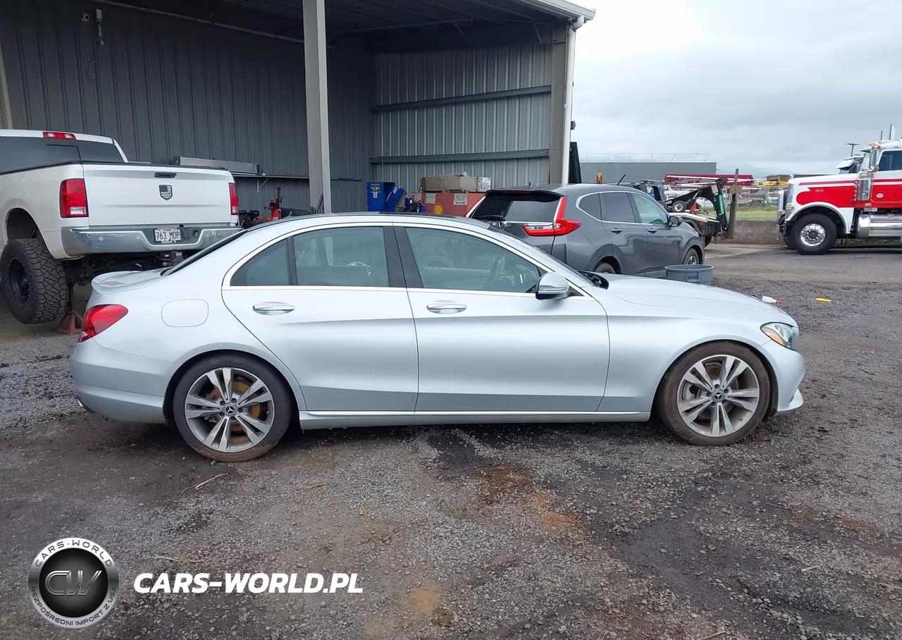 2018 Mercedes-Benz C 300 VIN:55SWF4JB0JU266734 - 13
