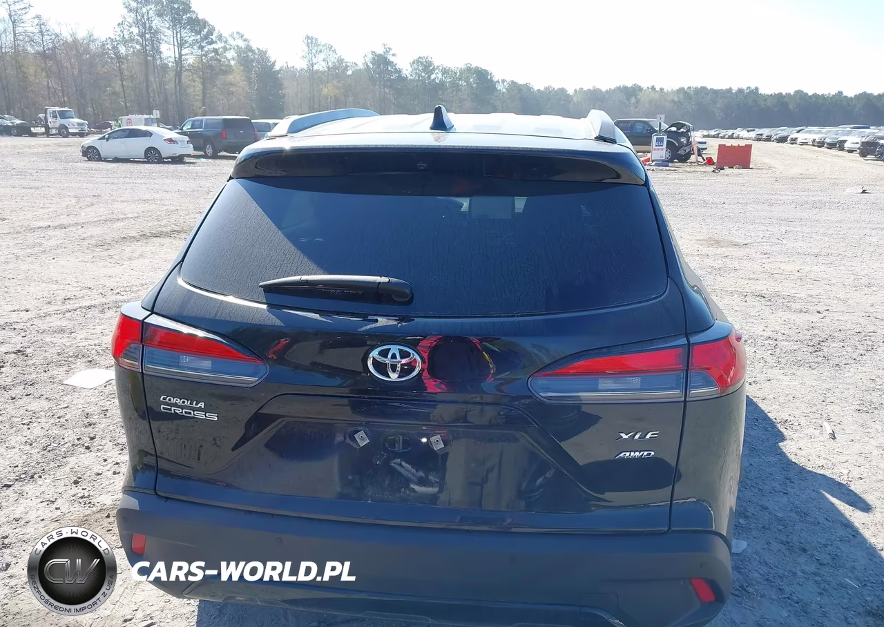 2026 Toyota Corolla Cross Xle VIN:7MUDAABG2TV161830 - 17