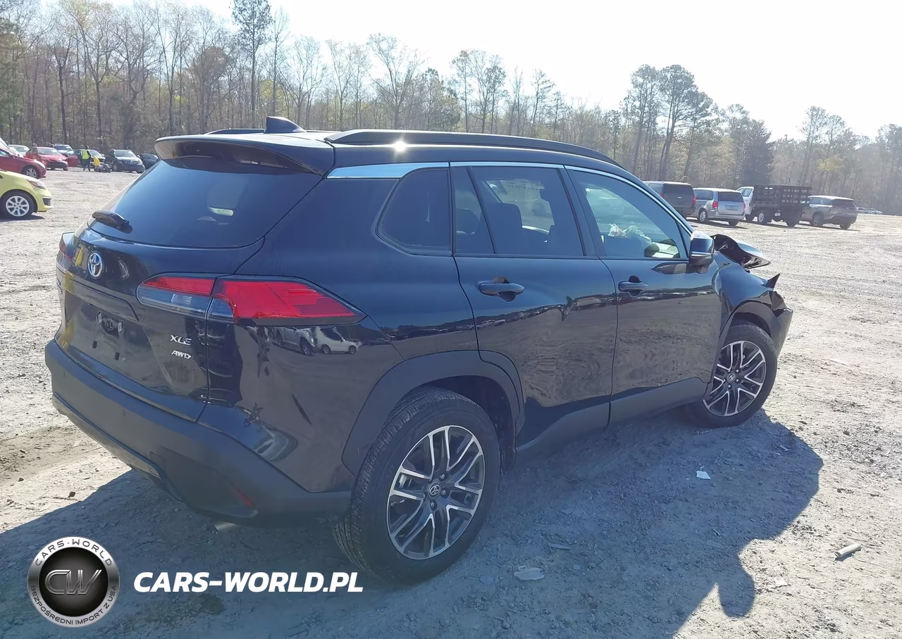 2026 Toyota Corolla Cross Xle VIN:7MUDAABG2TV161830 - 4