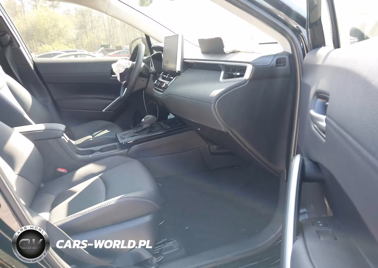 2026 Toyota Corolla Cross Xle VIN:7MUDAABG2TV161830 - 5