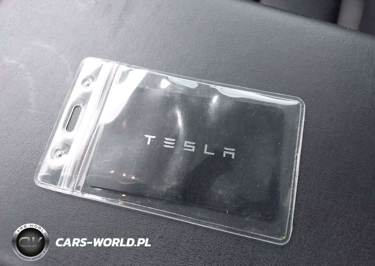 2020 Tesla Model Y VIN:5YJYGDEFXLF002864 - 11