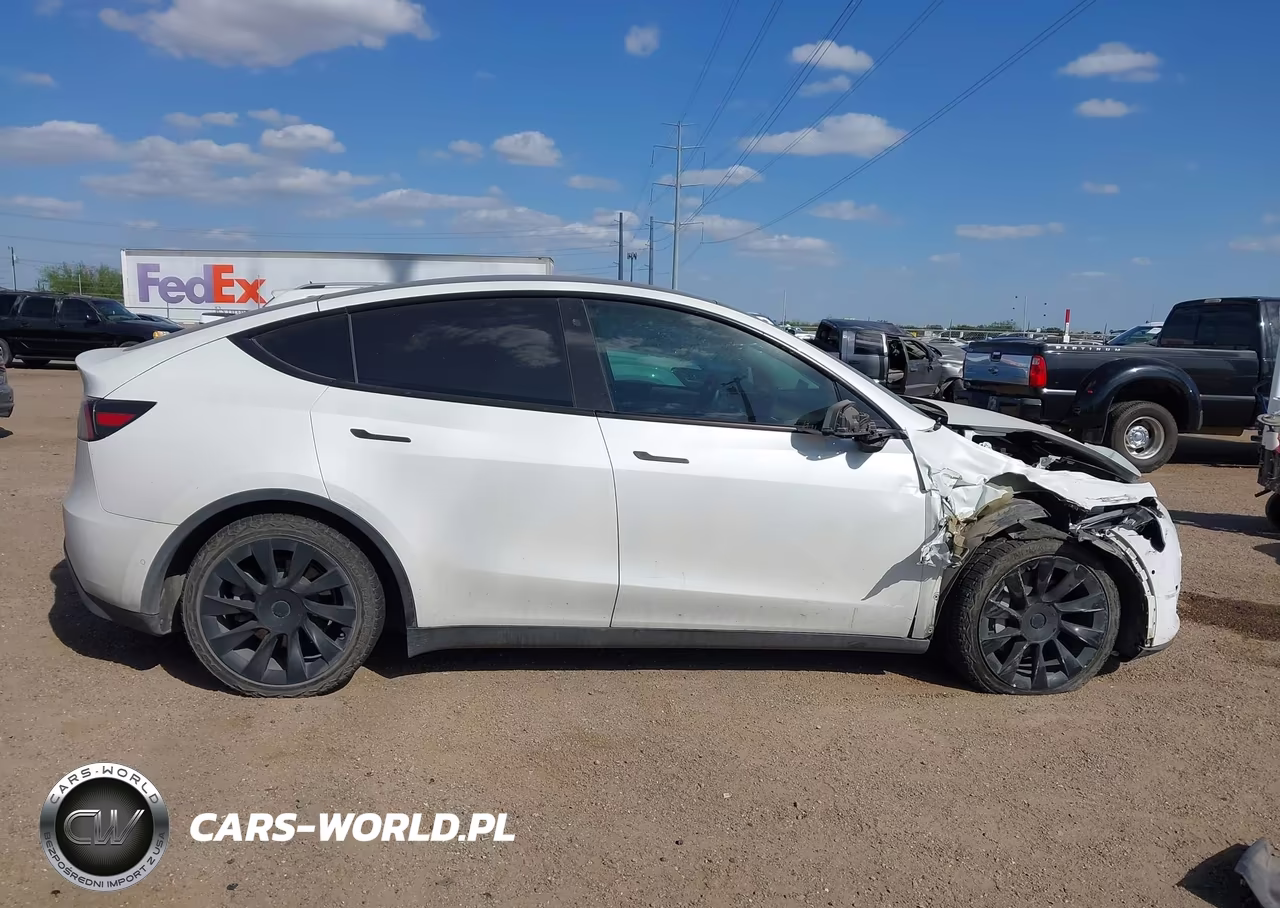 2020 Tesla Model Y VIN:5YJYGDEFXLF002864 - 14