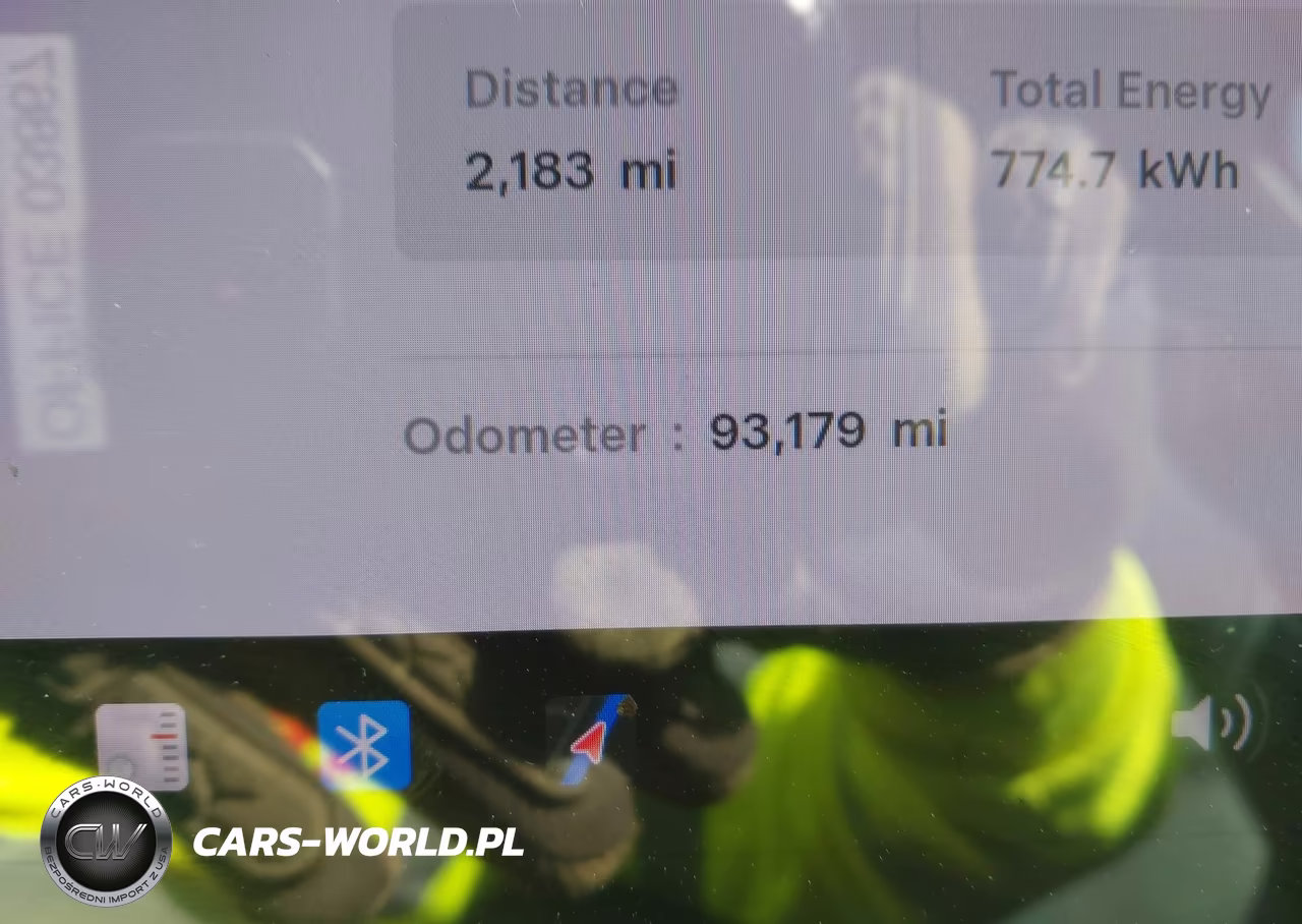 2020 Tesla Model Y VIN:5YJYGDEFXLF002864 - 16