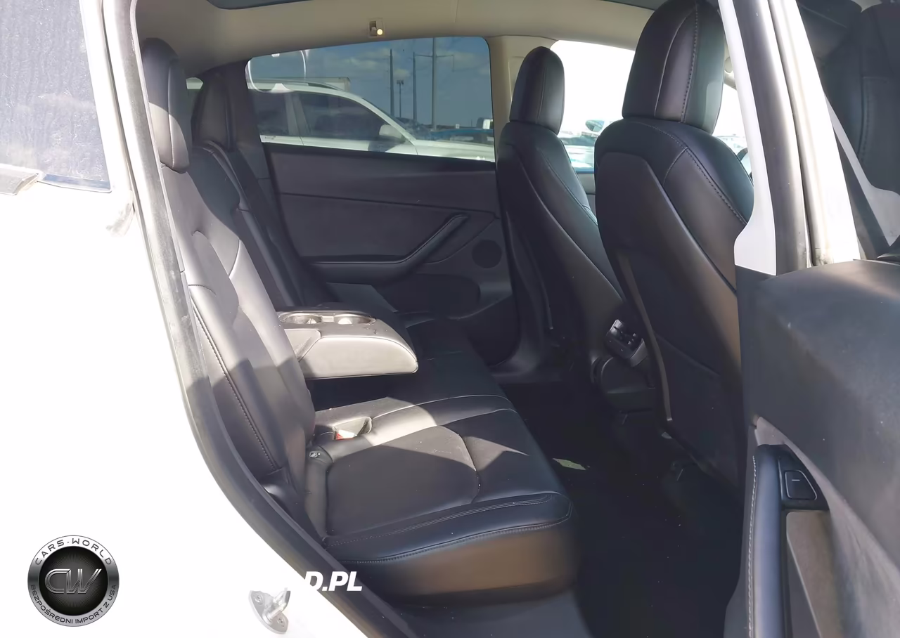 2020 Tesla Model Y VIN:5YJYGDEFXLF002864 - 8