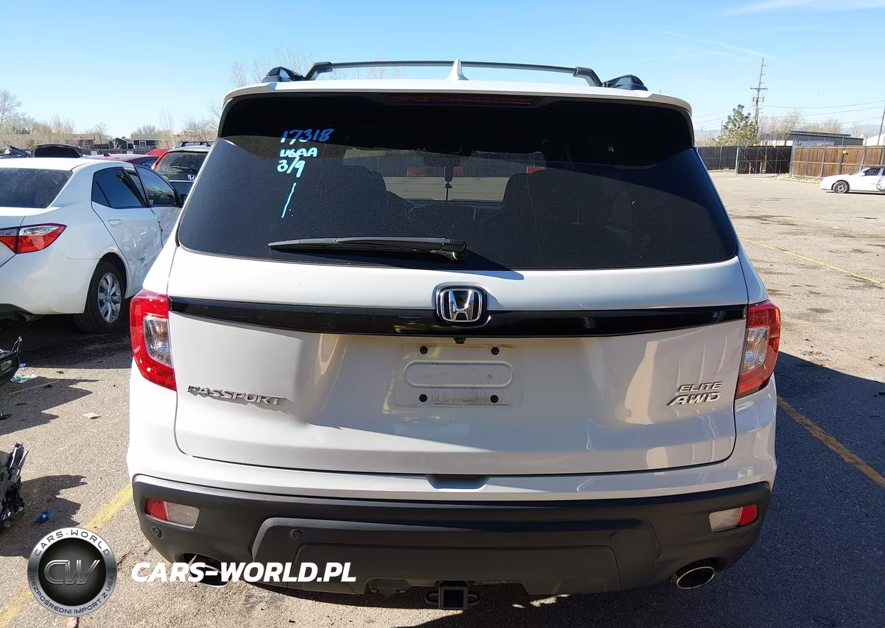 2019 Honda Passport Elite VIN:5FNYF8H02KB028066 - 17