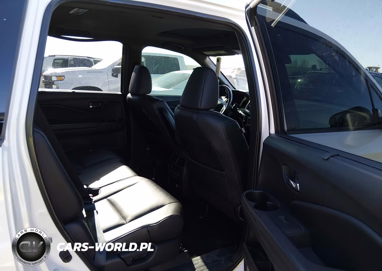 2019 Honda Passport Elite VIN:5FNYF8H02KB028066 - 8