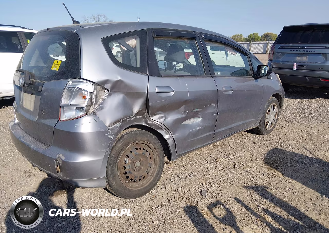 2009 Honda Fit VIN:JHMGE88289S069832 - 4