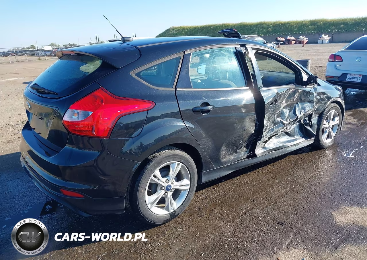 2013 Ford Focus Se VIN:1FADP3K2XDL348850 - 4