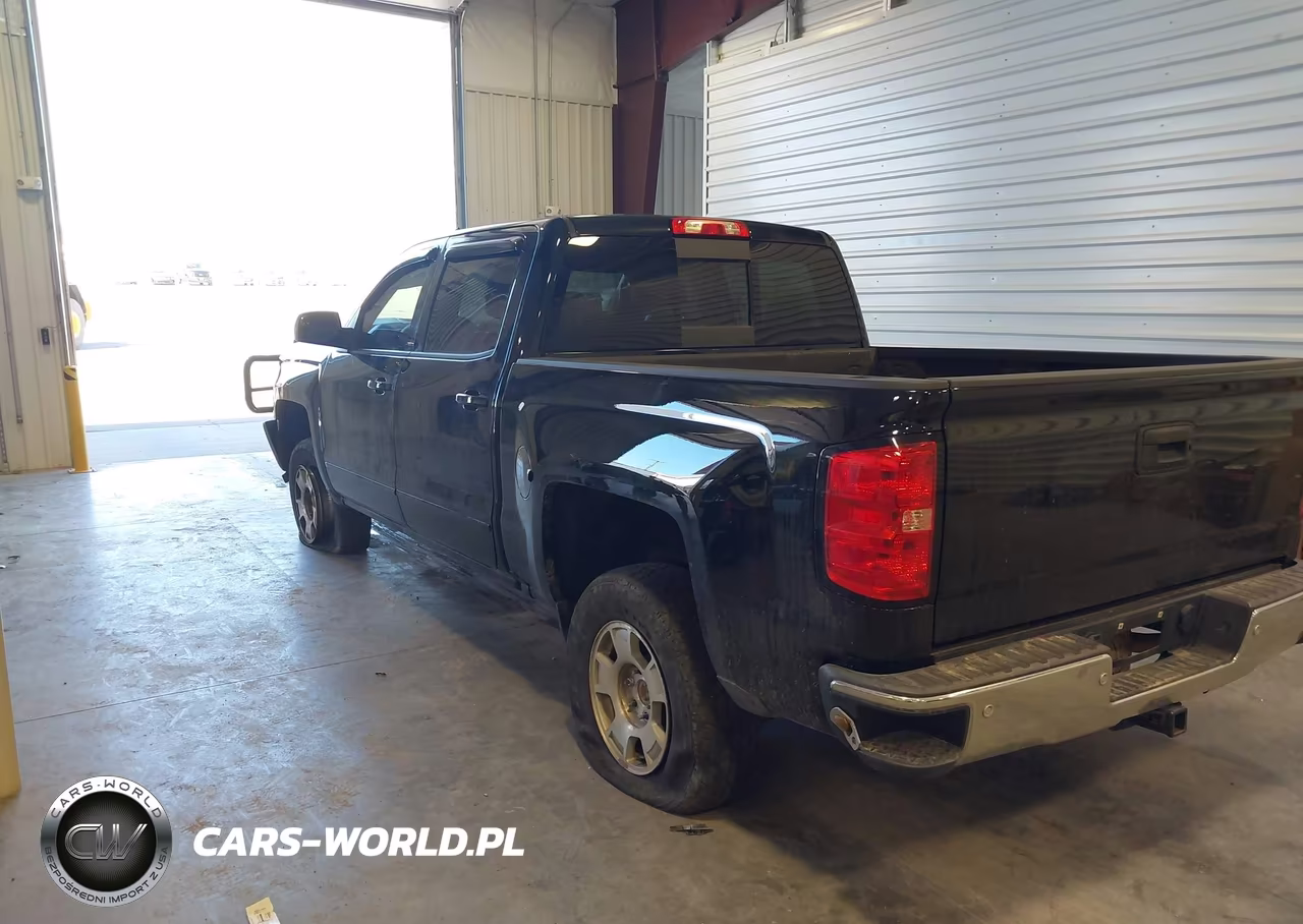 2018 Chevrolet Silverado 1500 1Lt VIN:3GCUKREC9JG376535 - 3