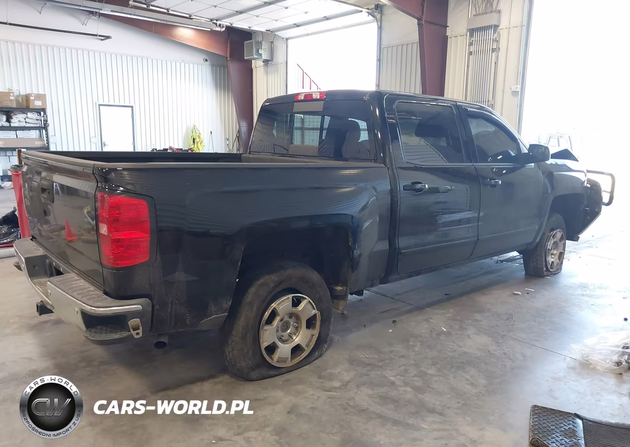 2018 Chevrolet Silverado 1500 1Lt VIN:3GCUKREC9JG376535 - 4