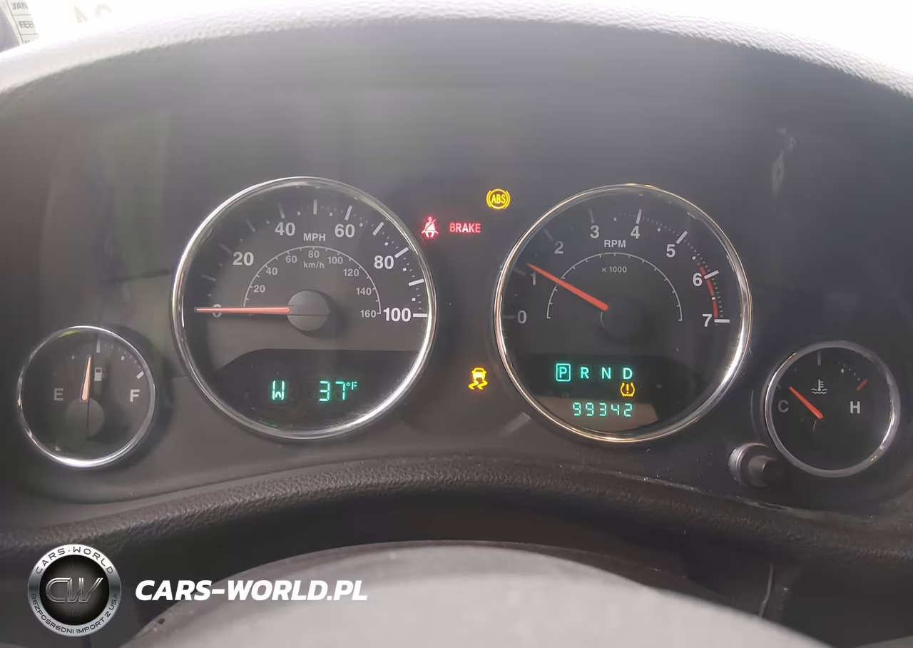 2011 Jeep Wrangler Sport VIN:1J4AA2D12BL514041 - 7
