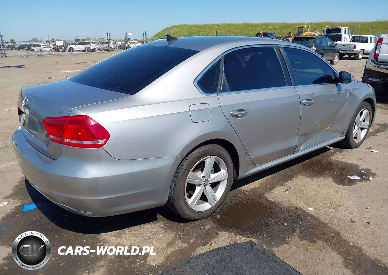 2012 Volkswagen Passat 2.5L Se VIN:1VWBP7A33CC076978 - 4
