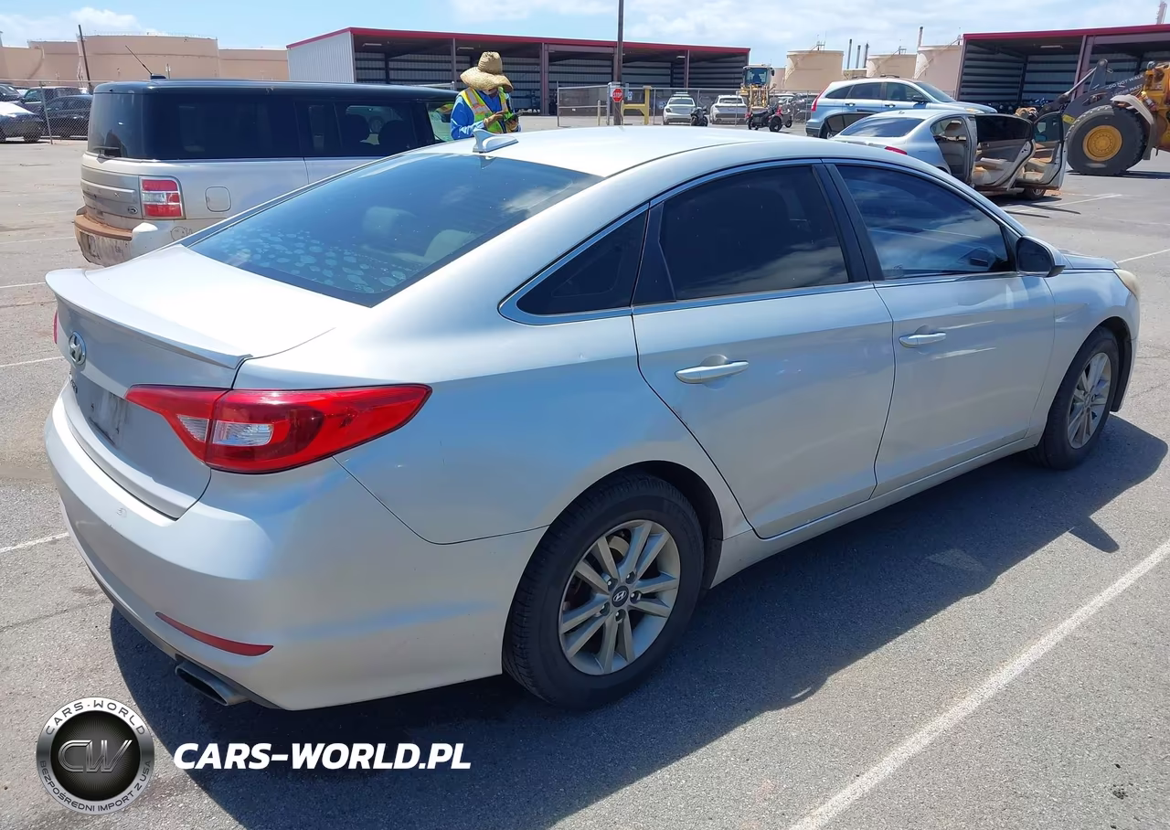 2017 Hyundai Sonata VIN:5NPE24AF0HH465709 - 4