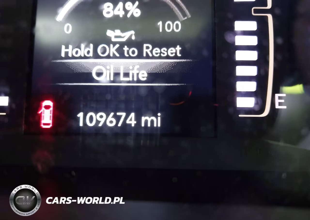 2019 Jeep Cherokee Latitude Plus 4X4 VIN:1C4PJMLB9KD174869 - 14