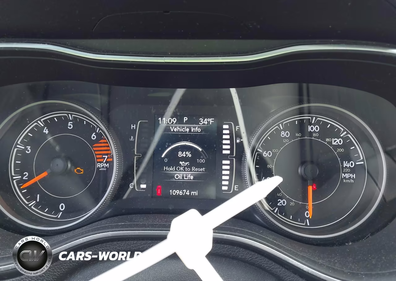 2019 Jeep Cherokee Latitude Plus 4X4 VIN:1C4PJMLB9KD174869 - 7