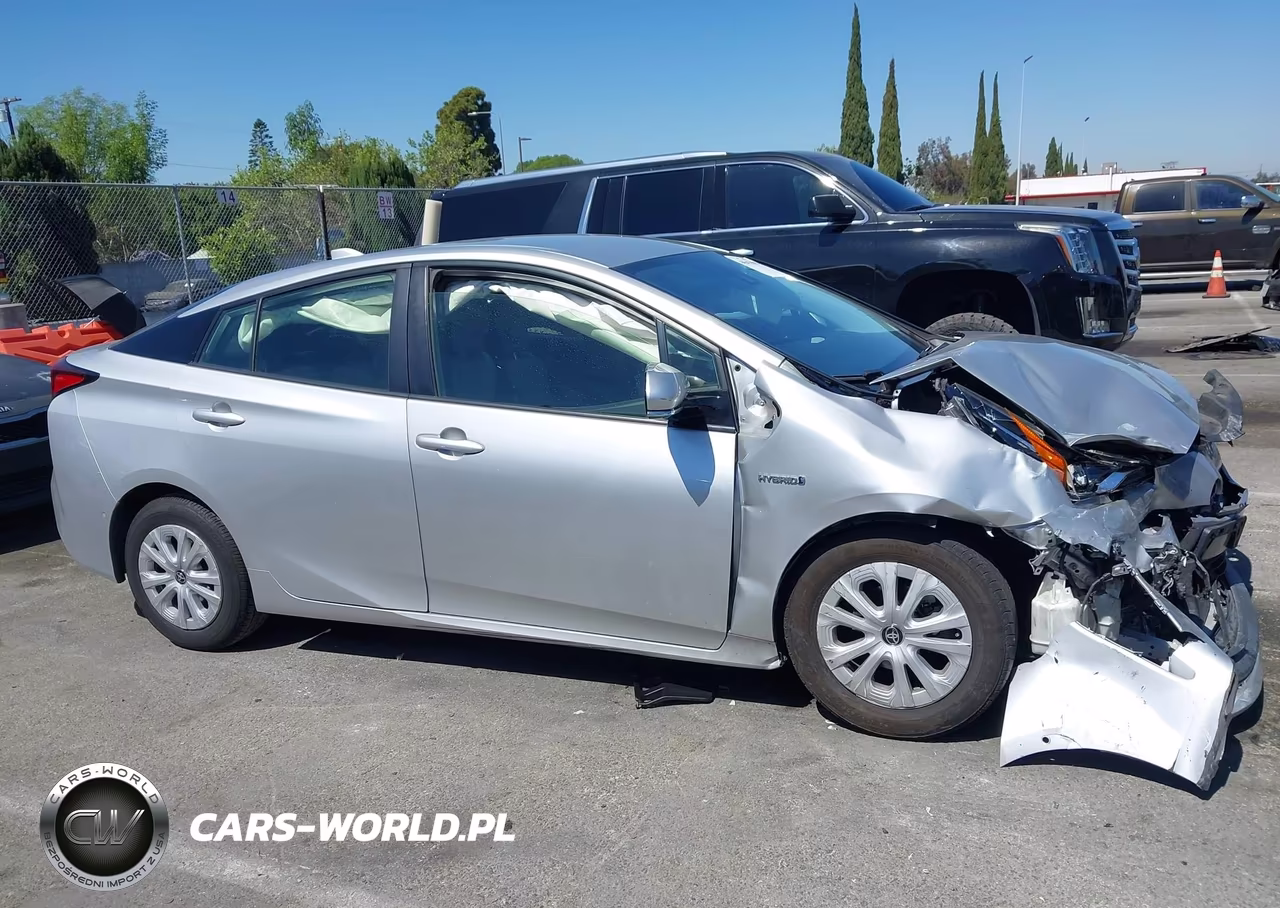 2020 Toyota Prius Le VIN:JTDKARFU7L3112219 - 12