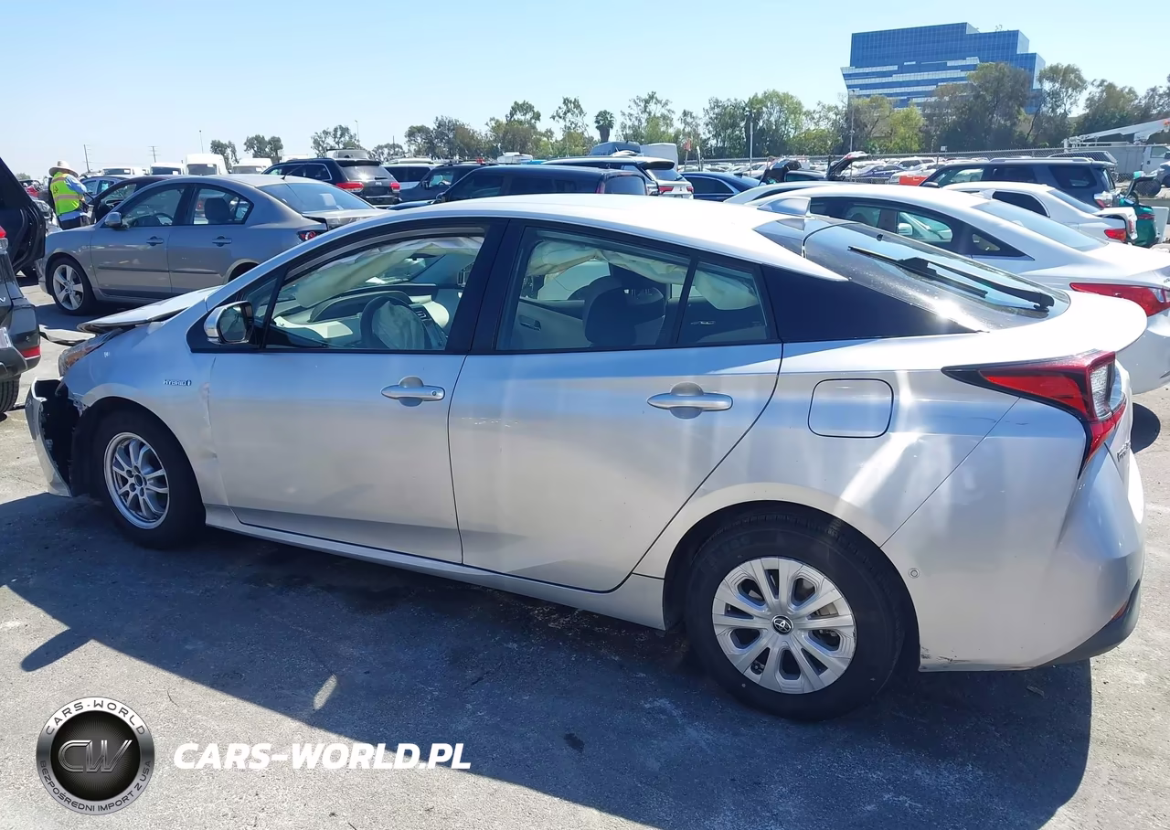 2020 Toyota Prius Le VIN:JTDKARFU7L3112219 - 13