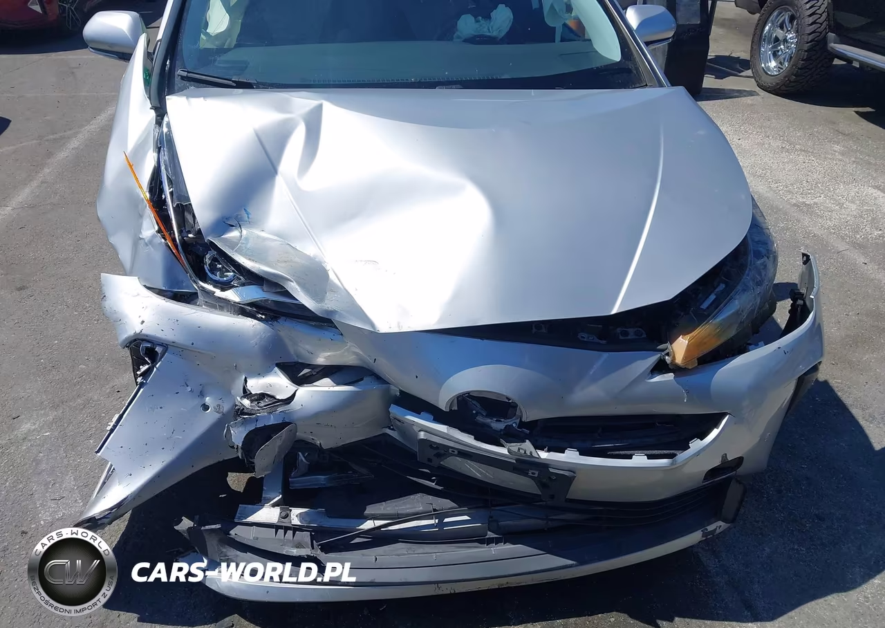 2020 Toyota Prius Le VIN:JTDKARFU7L3112219 - 6