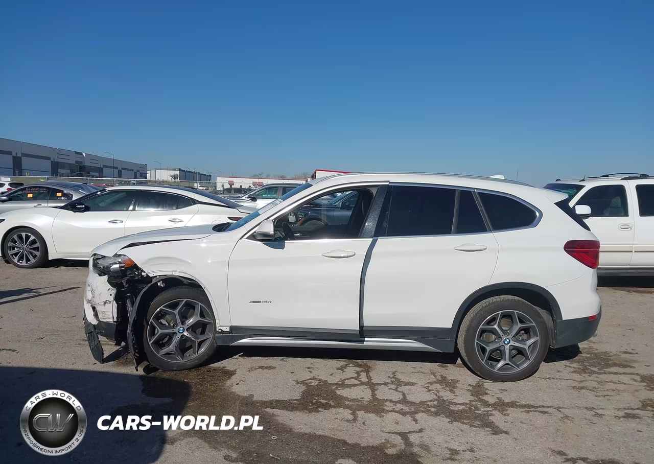 2018 BMW X1 xDrive28I VIN:WBXHT3C30J5F92172 - 13