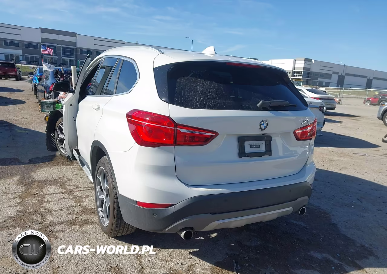 2018 BMW X1 xDrive28I VIN:WBXHT3C30J5F92172 - 3