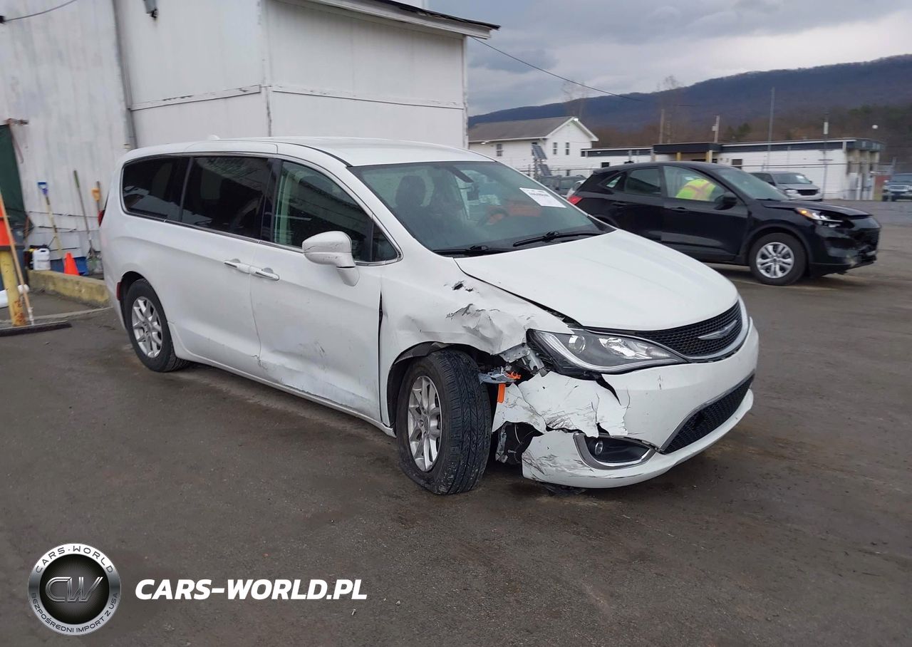 2020 Chrysler Pacifica Touring