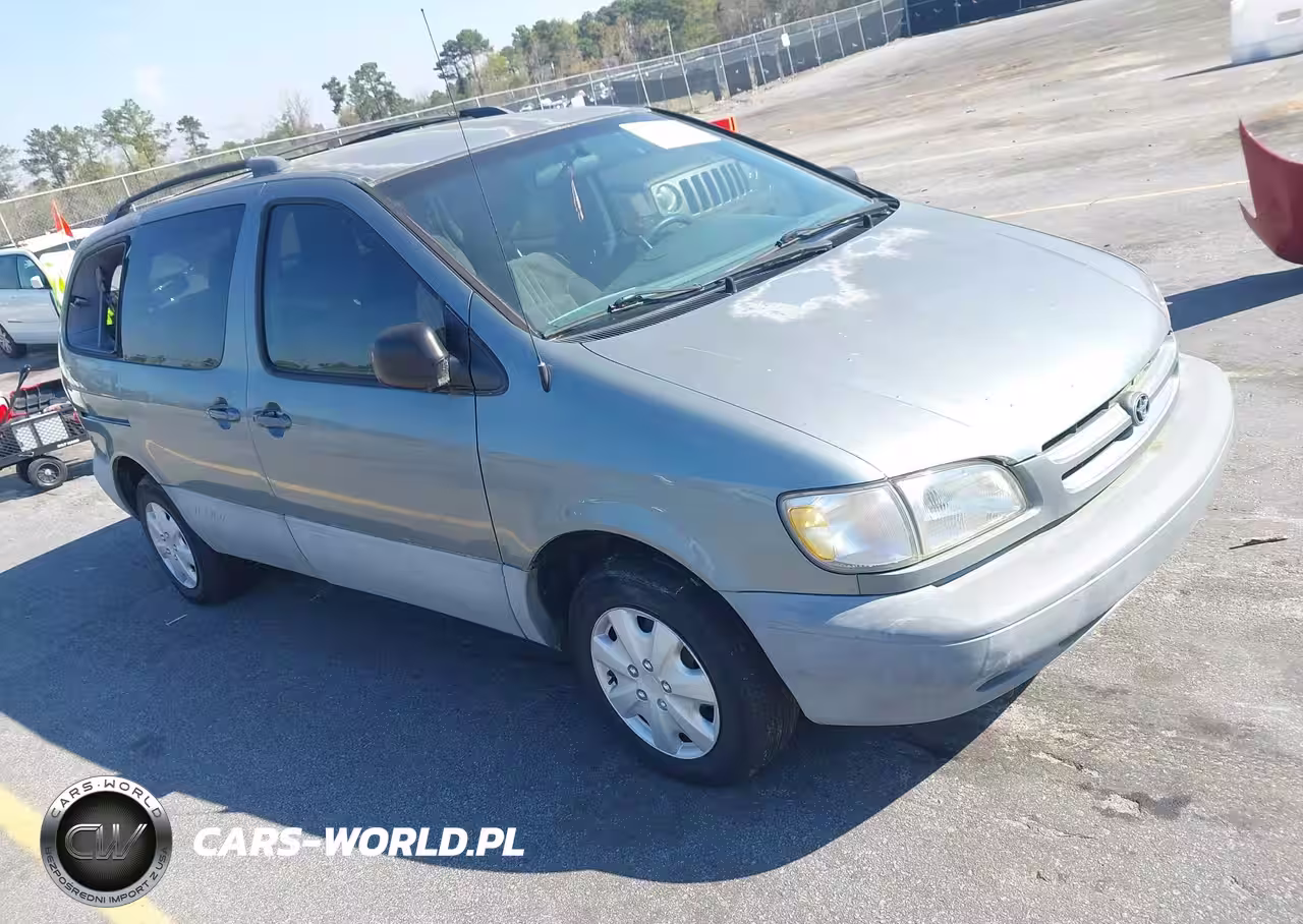 2000 Toyota Sienna Le