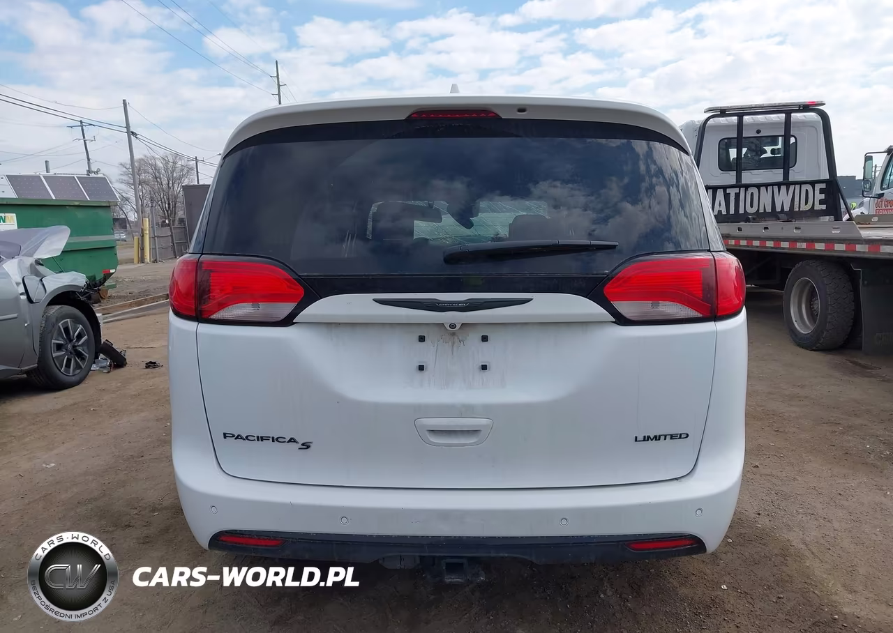 2018 Chrysler Pacifica Limited VIN:2C4RC1GG0JR289234 - 16