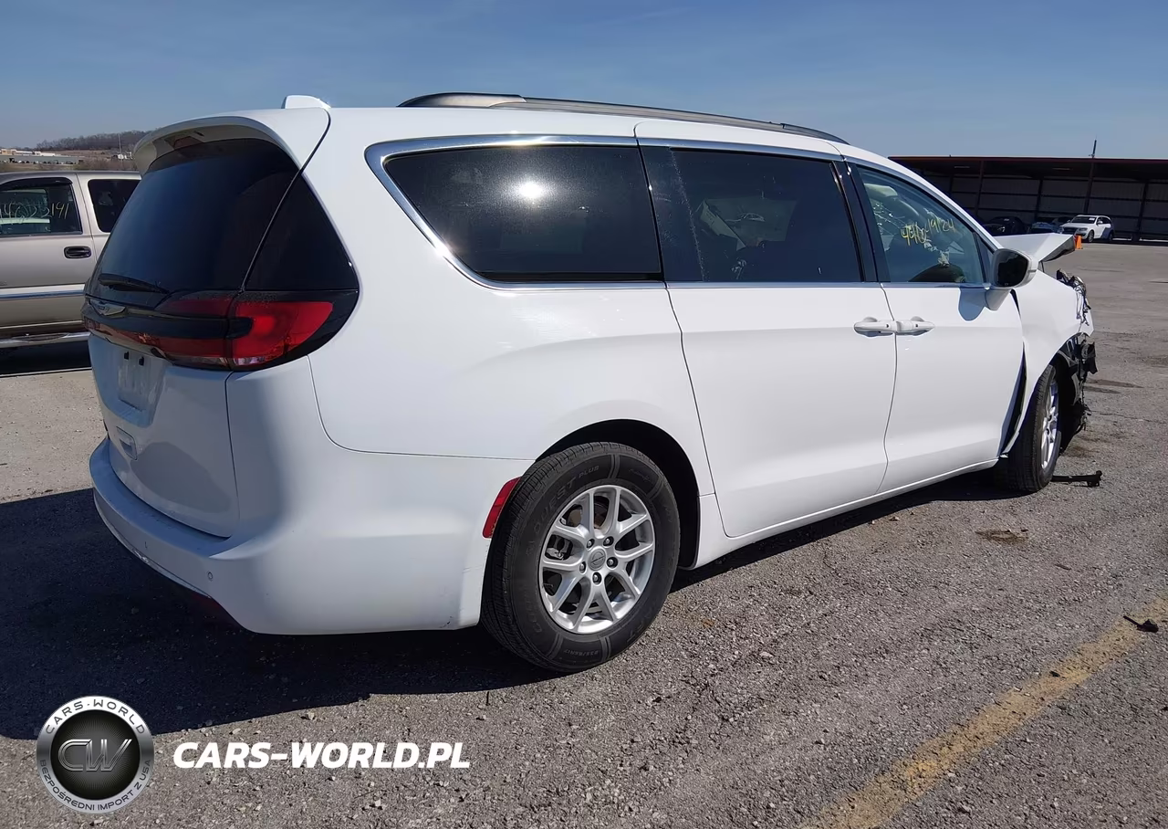 2022 Chrysler Pacifica Touring L VIN:2C4RC1BG2NR114867 - 4