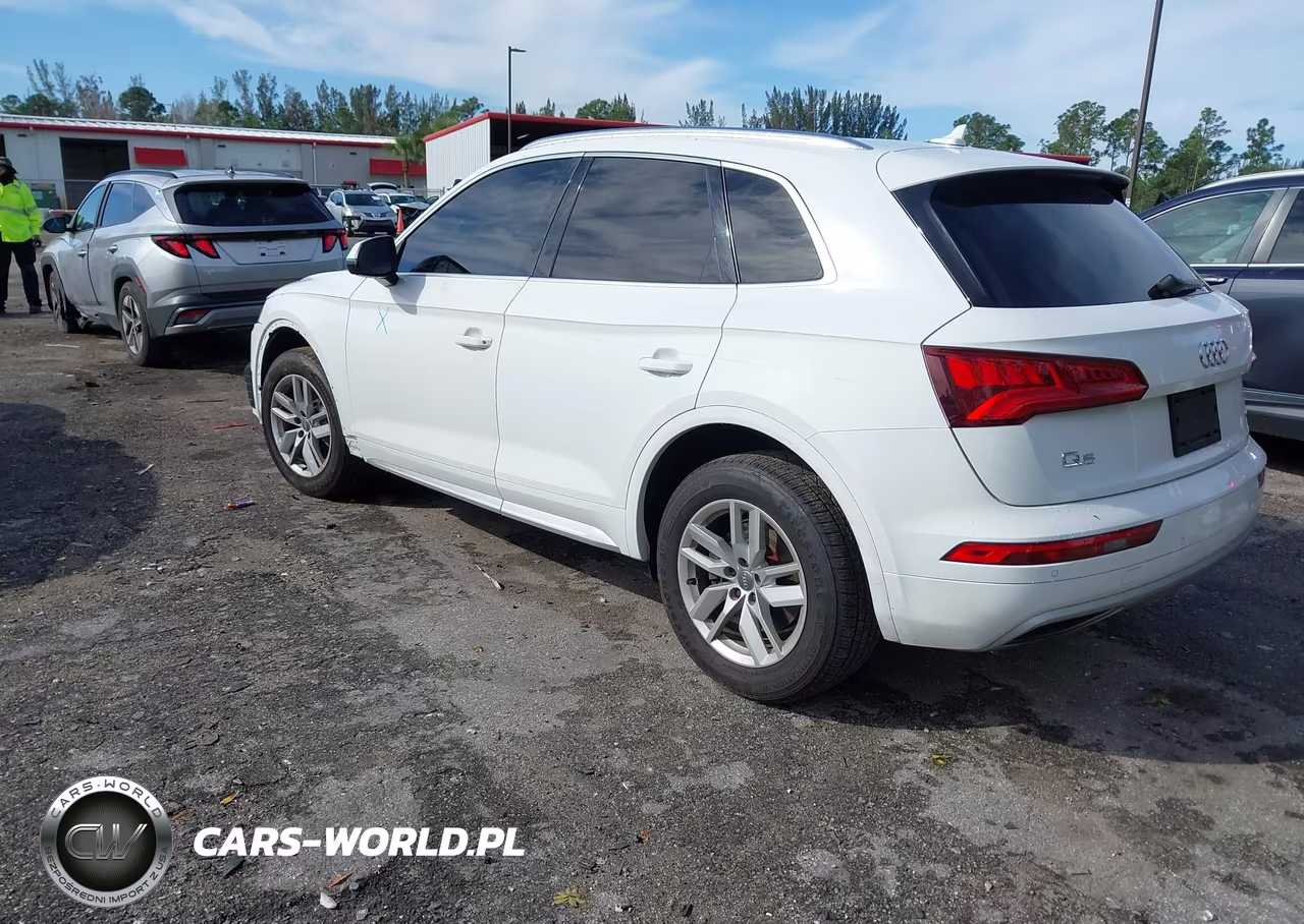 2020 Audi Q5 Premium 45 Tfsi Quattro S Tronic-Titanium Premium 45 Tfsi Quattro S Tronic VIN:WA1ANAFY1L2031804 - 3