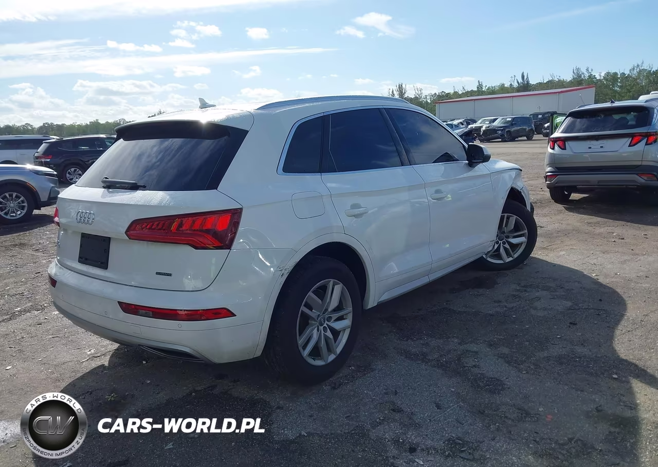 2020 Audi Q5 Premium 45 Tfsi Quattro S Tronic-Titanium Premium 45 Tfsi Quattro S Tronic VIN:WA1ANAFY1L2031804 - 4