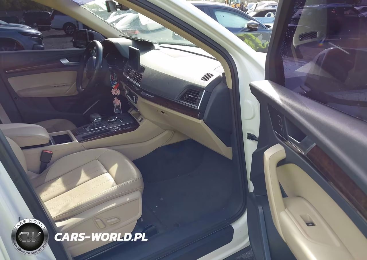 2020 Audi Q5 Premium 45 Tfsi Quattro S Tronic-Titanium Premium 45 Tfsi Quattro S Tronic VIN:WA1ANAFY1L2031804 - 5