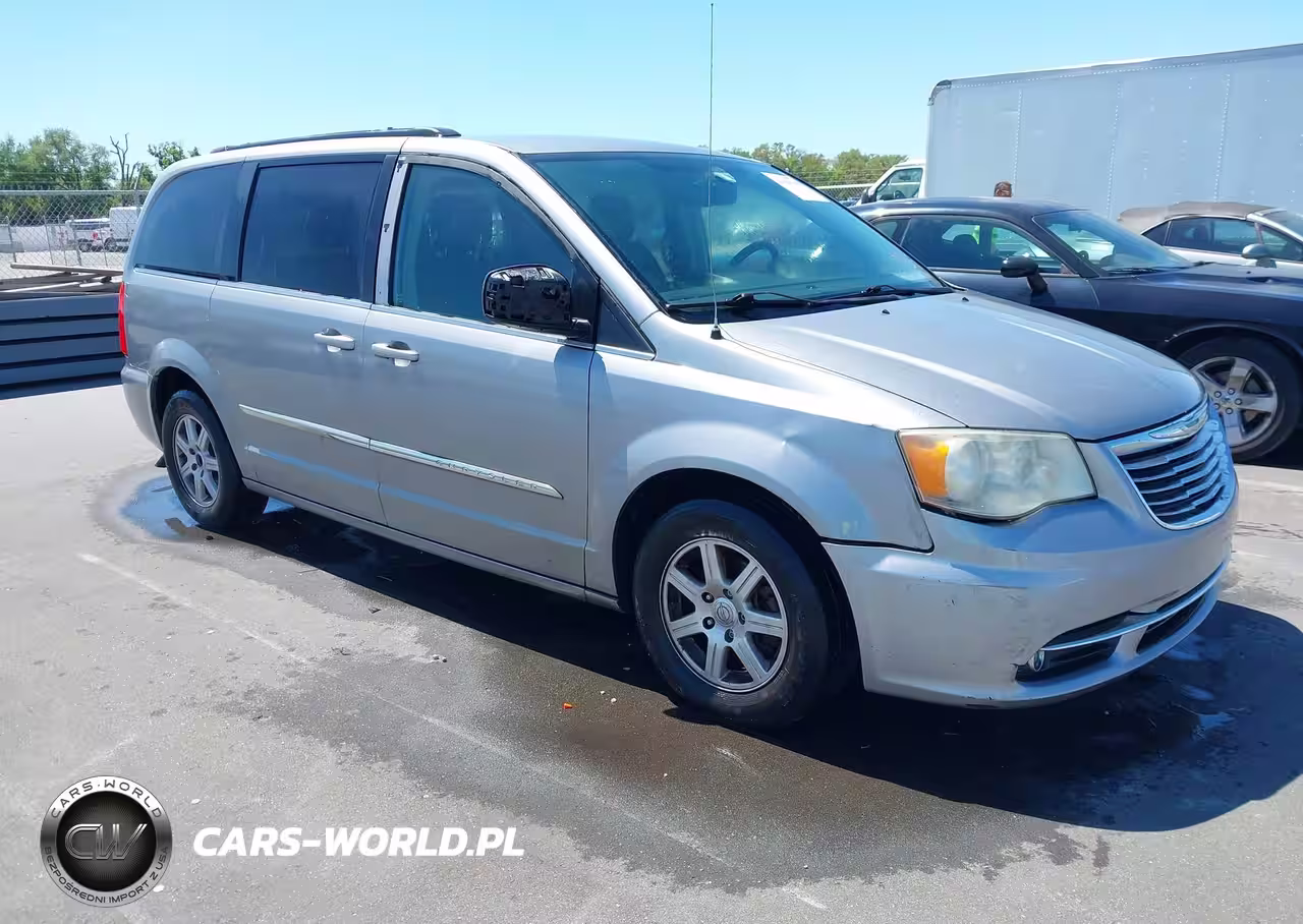 2013 Chrysler Town & Country Touring