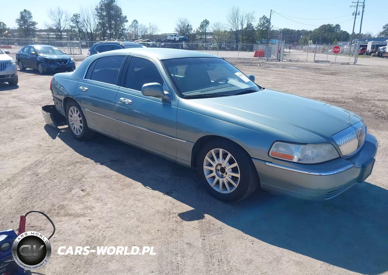 2006 Lincoln Town Car Signature