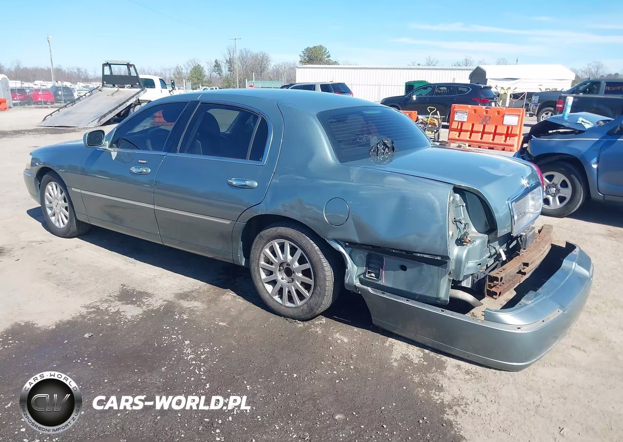 2006 Lincoln Town Car Signature VIN:1LNHM81V36Y633193 - 3