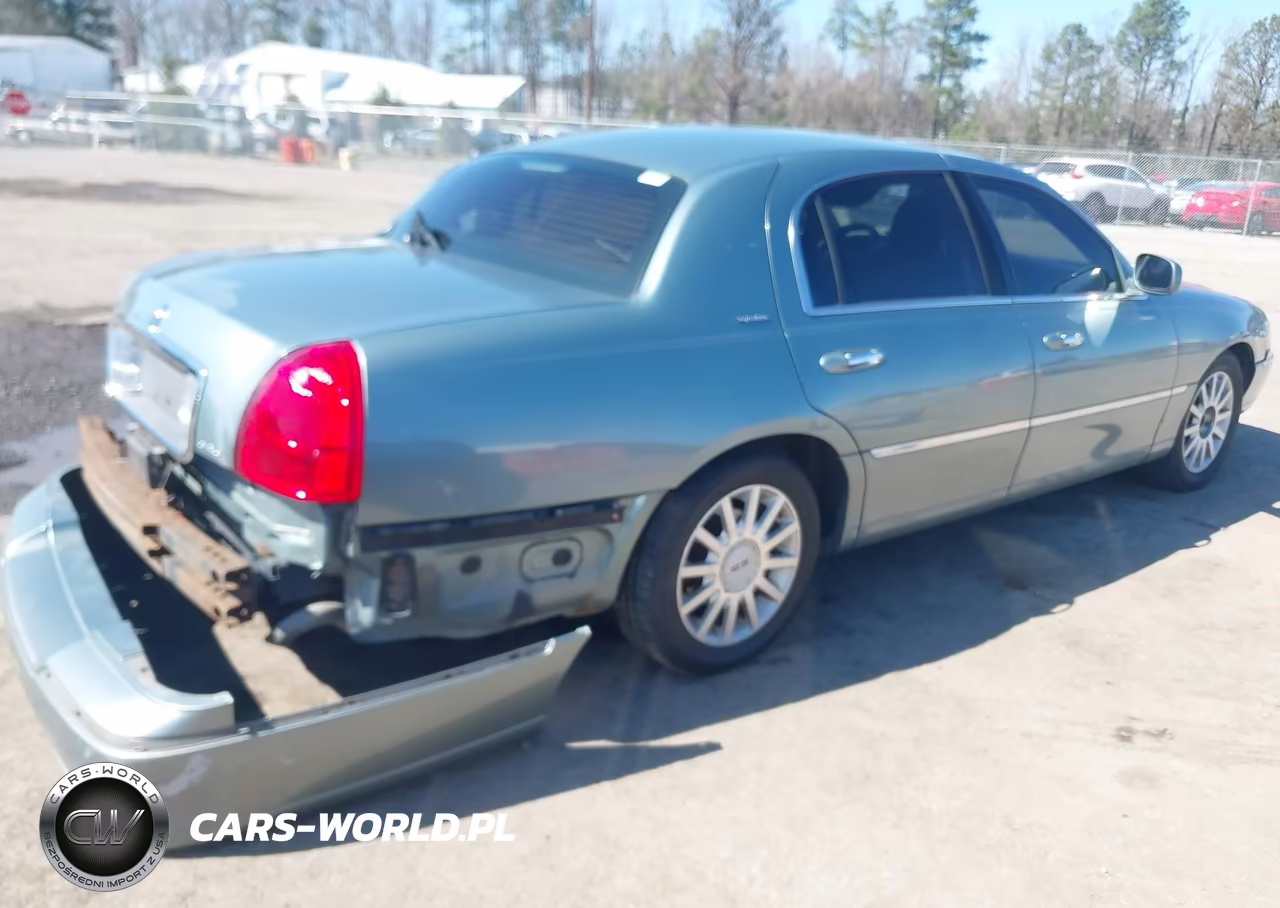 2006 Lincoln Town Car Signature VIN:1LNHM81V36Y633193 - 4