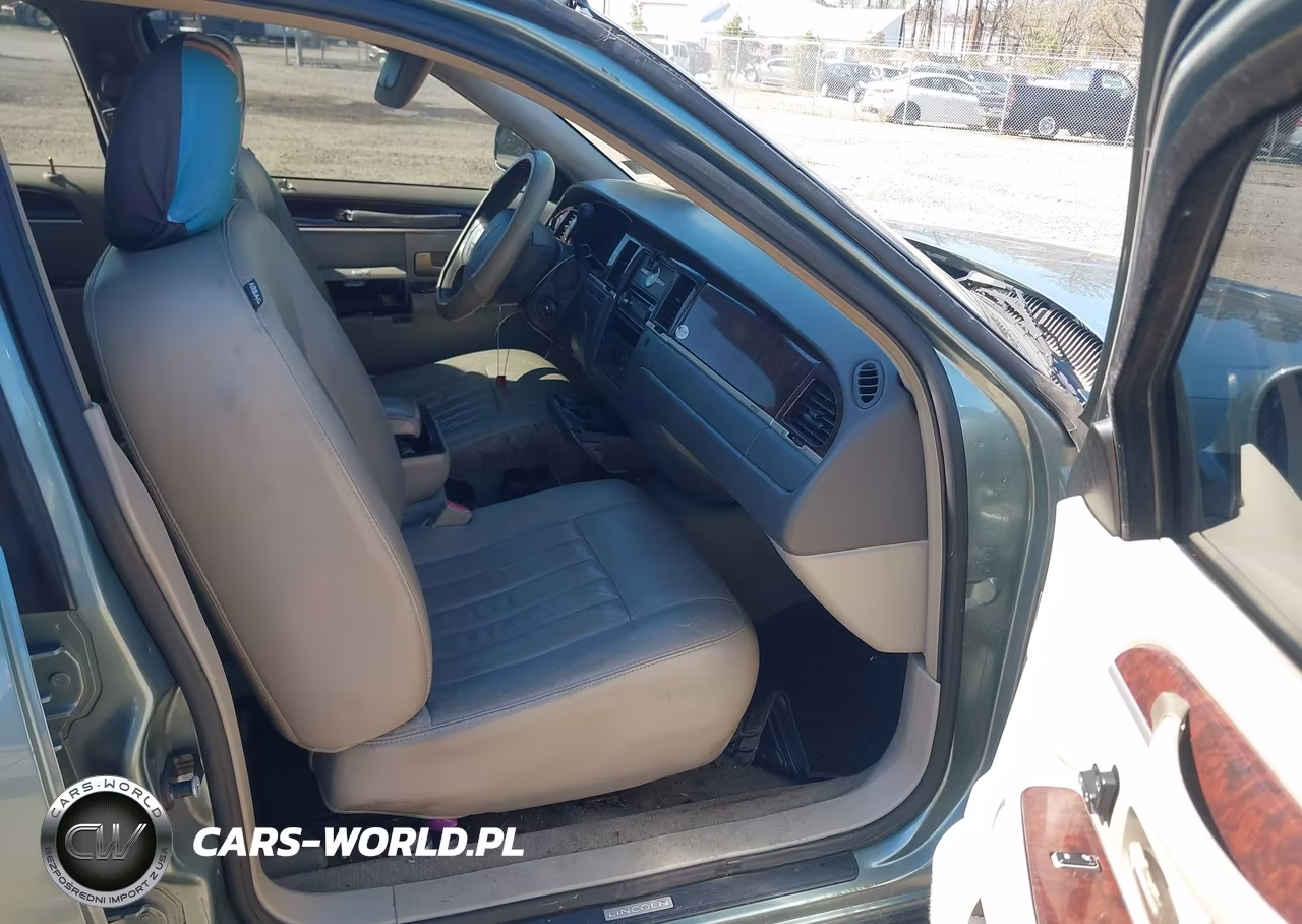 2006 Lincoln Town Car Signature VIN:1LNHM81V36Y633193 - 5