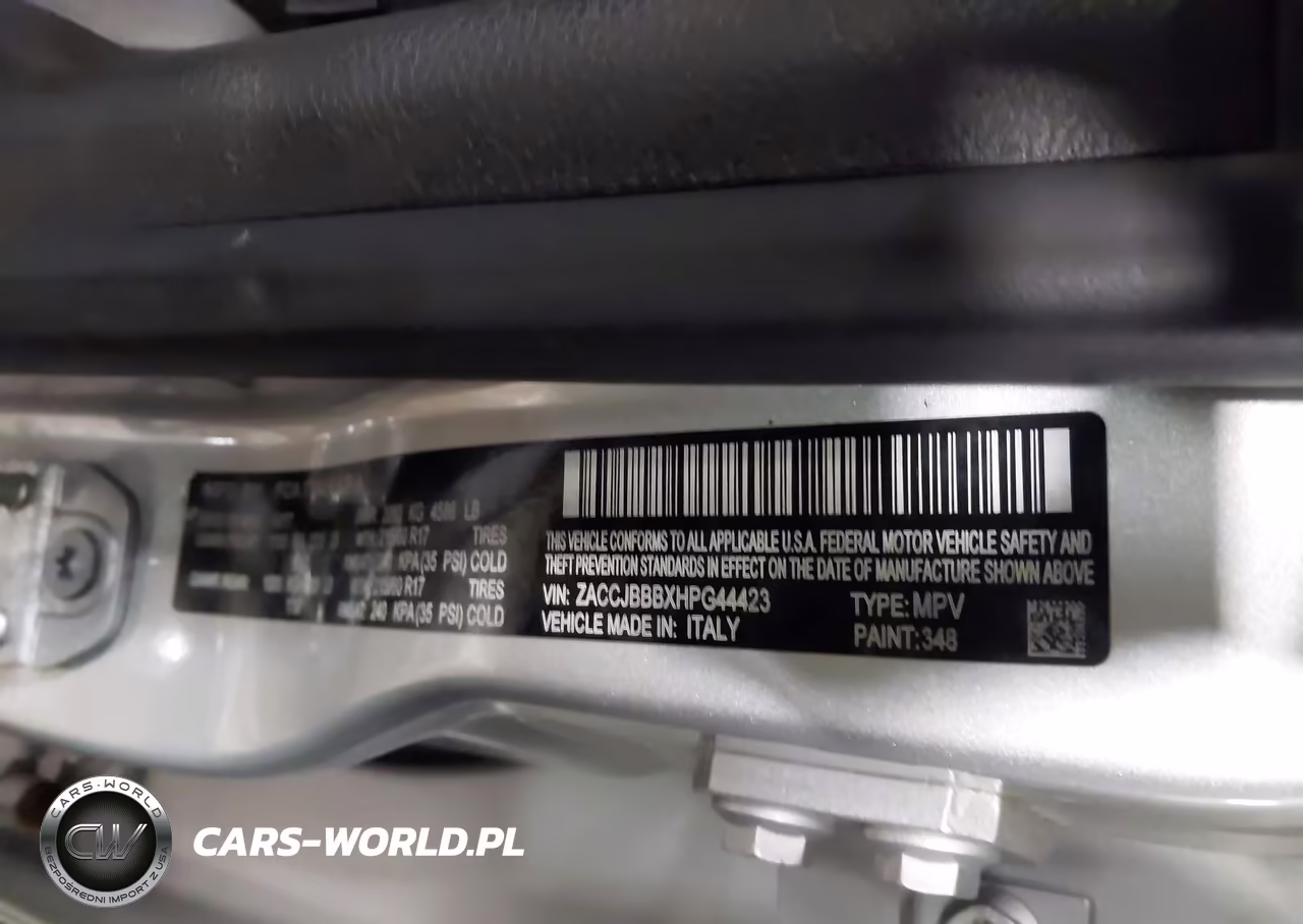 2017 Jeep Renegade Latitude 4X4 VIN:ZACCJBBBXHPG44423 - 9