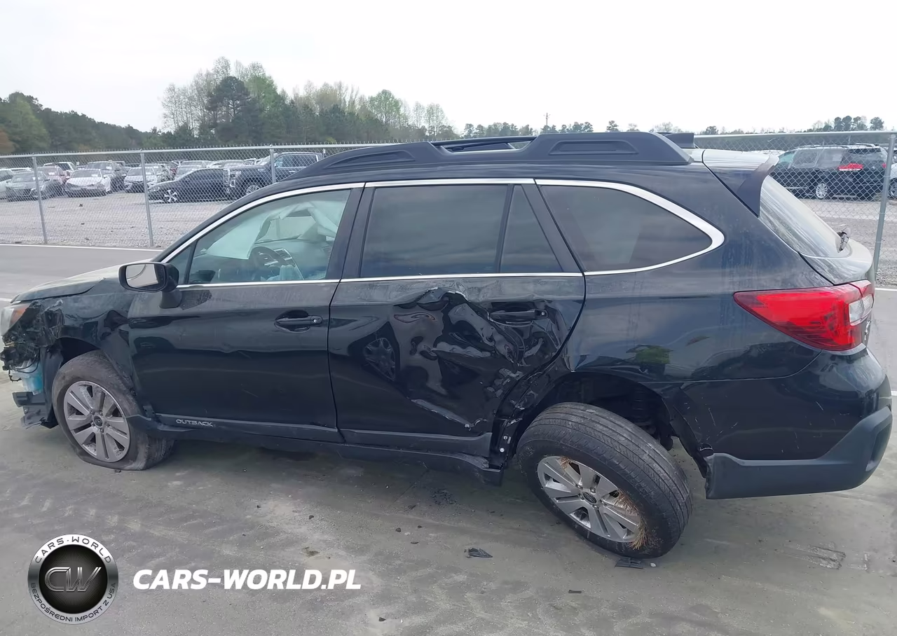 2018 Subaru Outback 2.5I Premium VIN:4S4BSAFC3J3244831 - 14