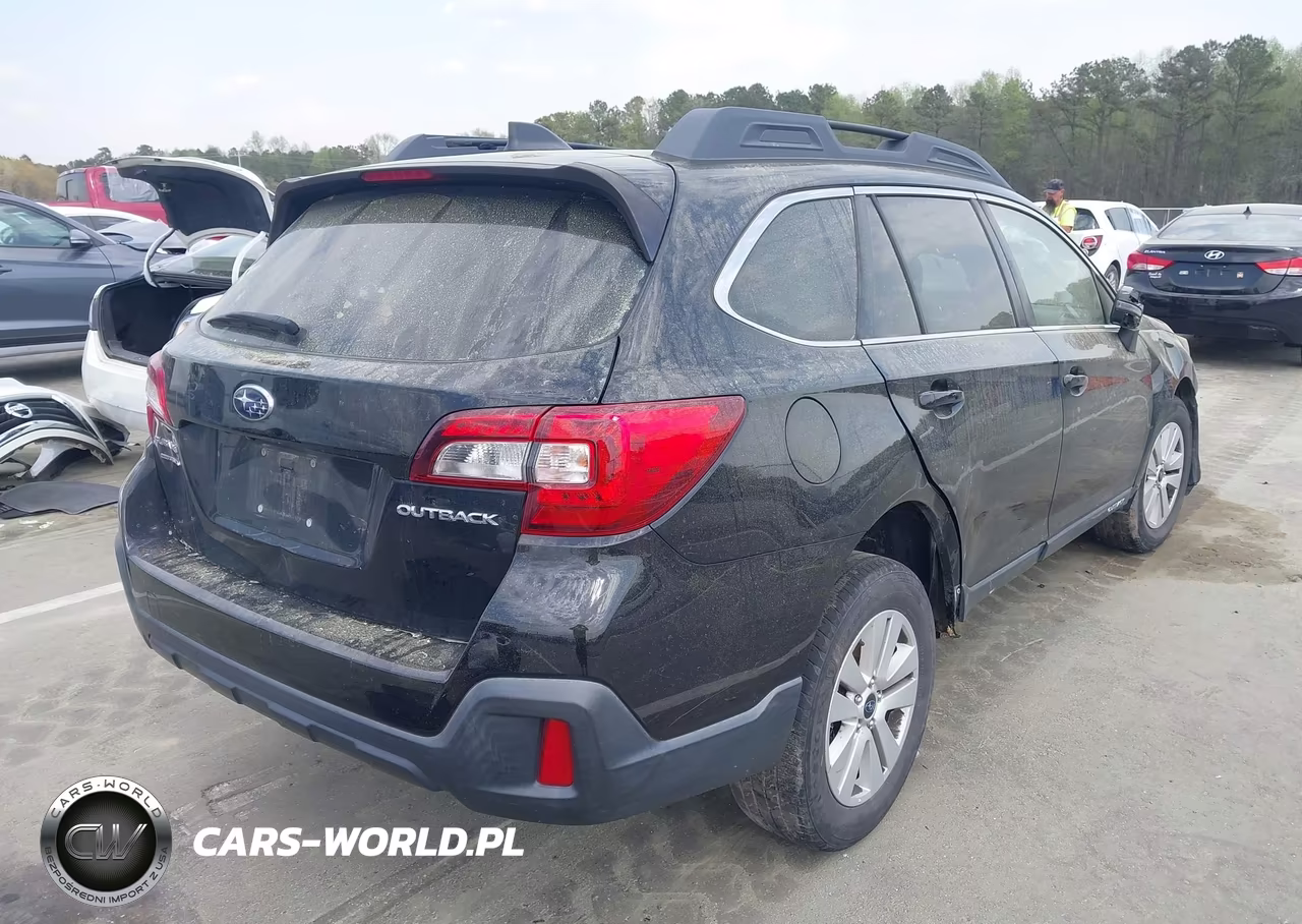 2018 Subaru Outback 2.5I Premium VIN:4S4BSAFC3J3244831 - 4
