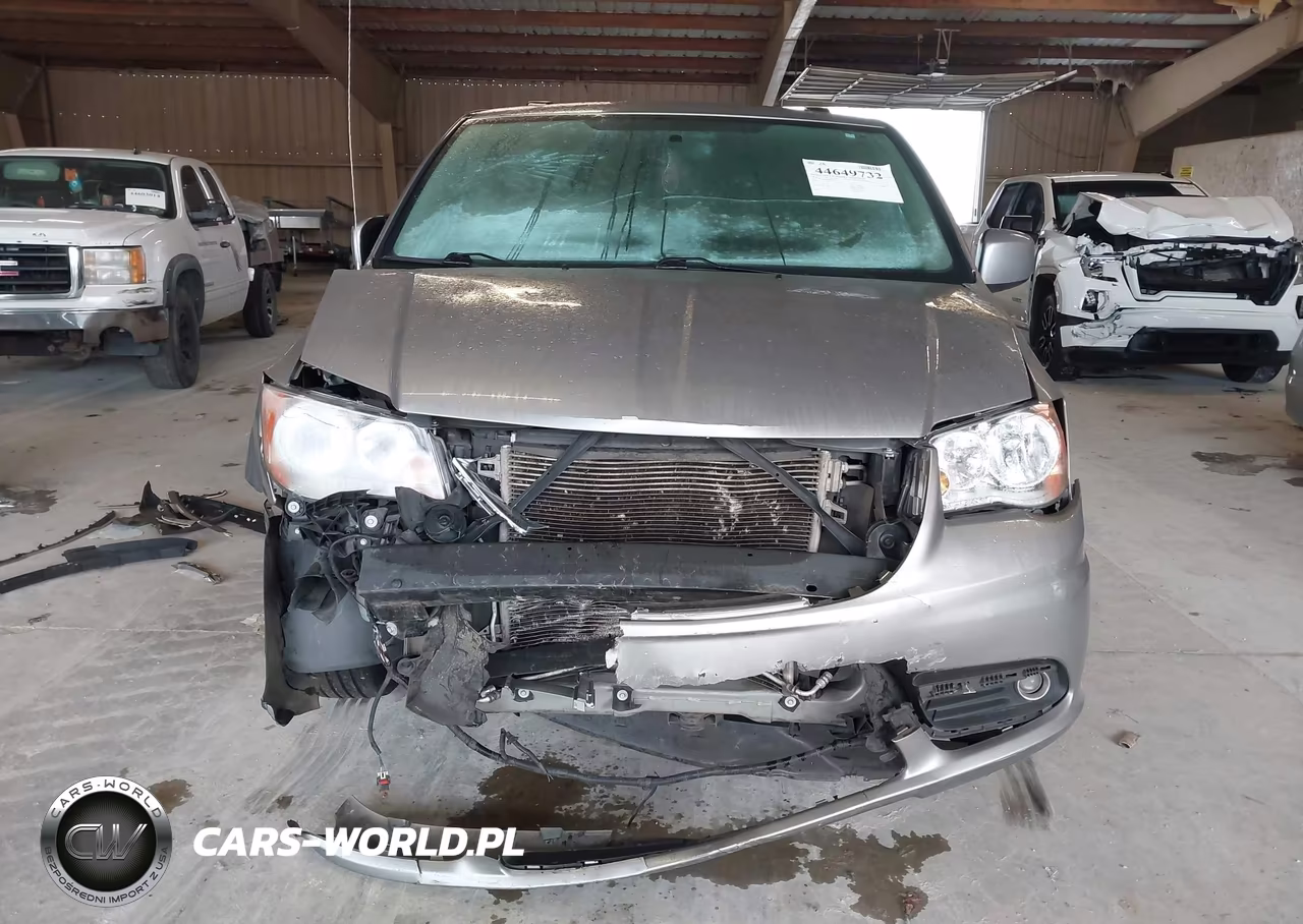 2016 Chrysler Town & Country Touring VIN:2C4RC1BG0GR287077 - 13