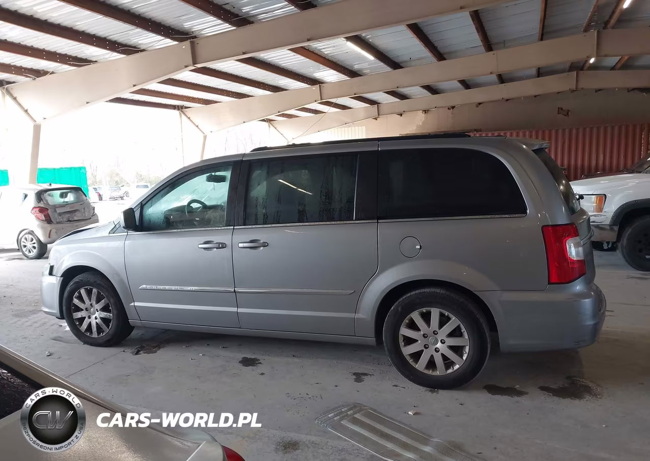 2016 Chrysler Town & Country Touring VIN:2C4RC1BG0GR287077 - 15