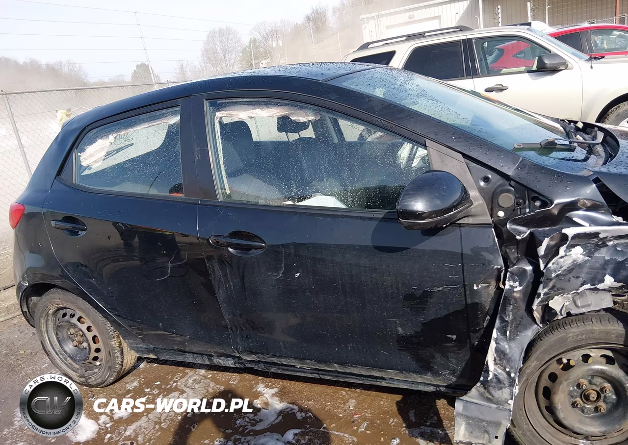 2014 Mazda Mazda2 Sport VIN:JM1DE1KZ1E0181220 - 13