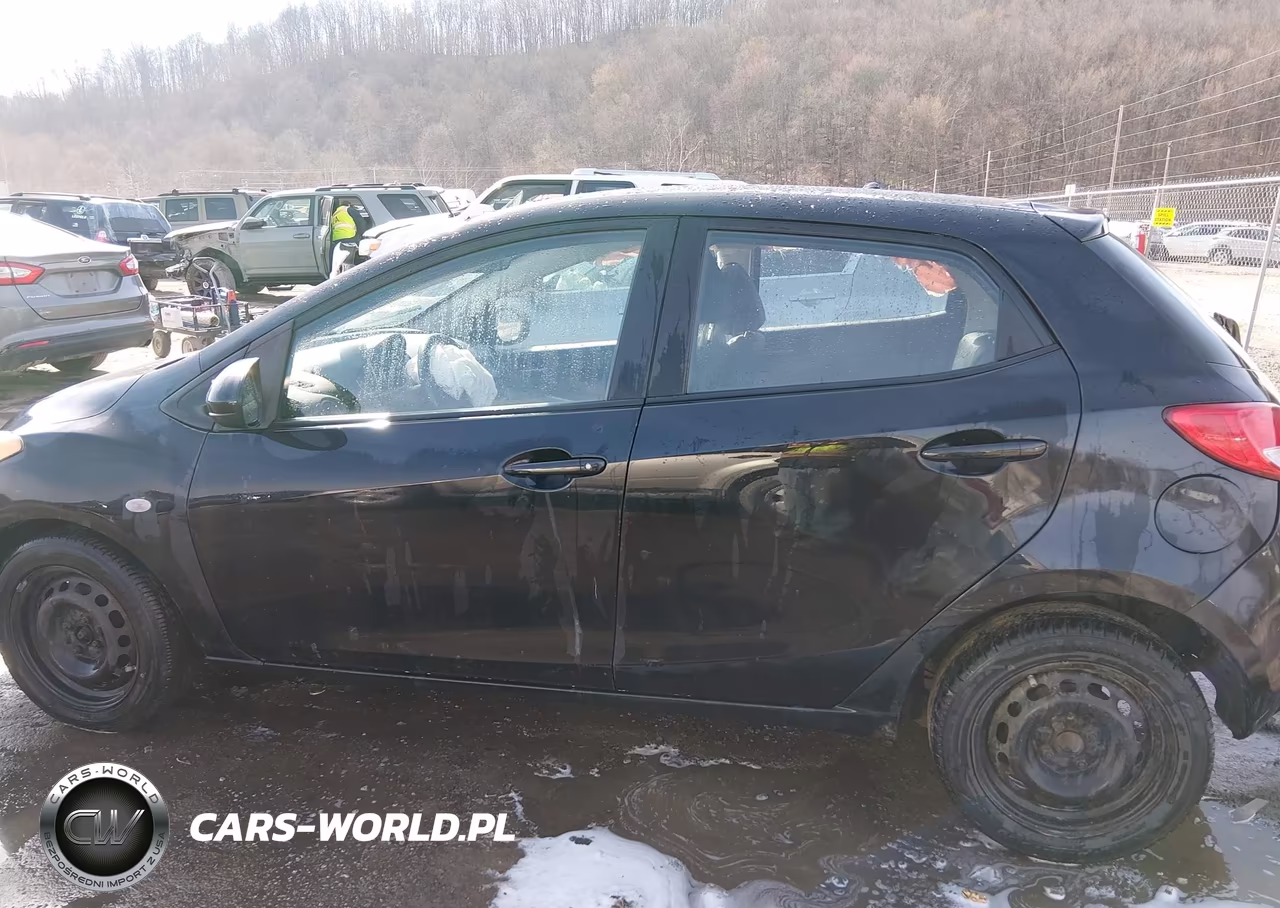 2014 Mazda Mazda2 Sport VIN:JM1DE1KZ1E0181220 - 14