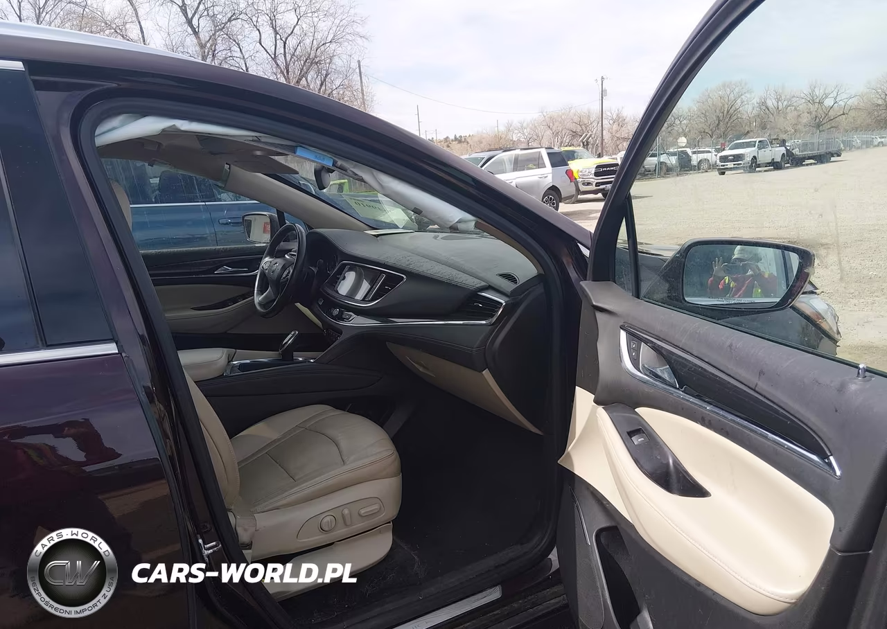 2018 Buick Enclave Essence VIN:5GAEVAKW6JJ247034 - 5