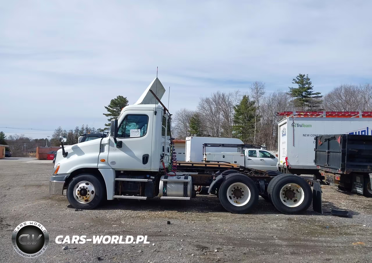 2018 Freightliner Cascadia 125 VIN:1FUJGEDR9JLJY6717 - 14