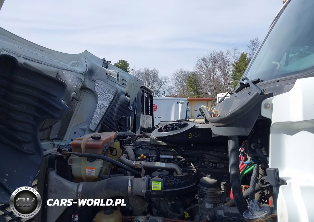 2018 Freightliner Cascadia 125 VIN:1FUJGEDR9JLJY6717 - 9