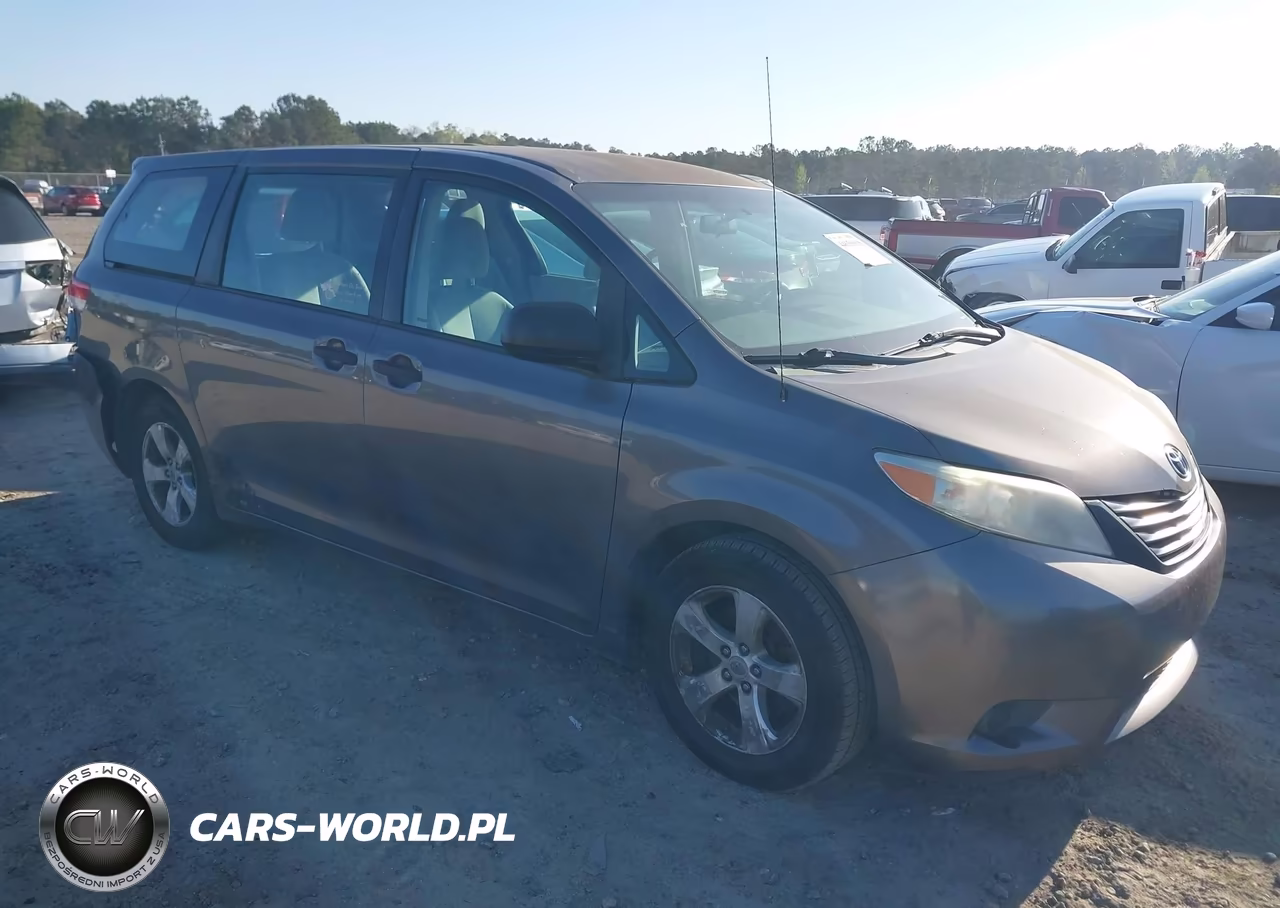 2012 Toyota Sienna Base V6 7 Passenger