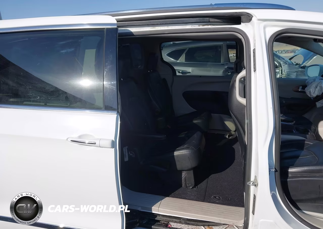 2019 Chrysler Pacifica Touring L VIN:2C4RC1BG0KR651829 - 8