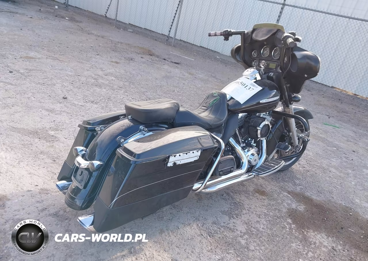 2011 Harley-Davidson Flhtk VIN:1HD1KEM15BB676996 - 4
