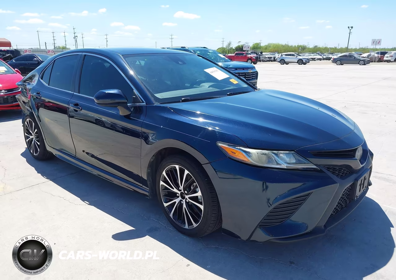 2018 Toyota Camry Se – zdjęcie 1 z 18